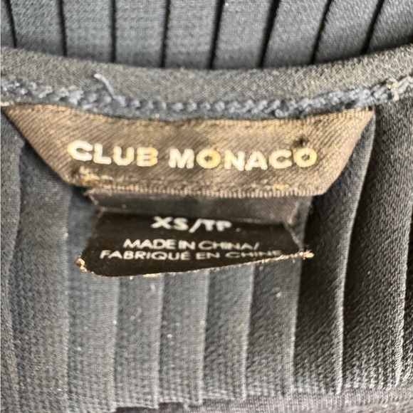 Club Monaco Scoop Neck Pleated Back Split Hem Size Small - Picture 7 of 8